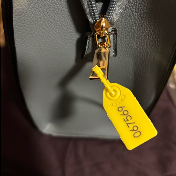 Stylish Gray Tote Bag and Wallet Set - Picture 5 of 13